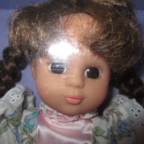 VINTAGE(RARE) DREAM COLLECTION (SABINA) BROWN HAIR (GIGO) DOLL/12" - Picture 3 of 10